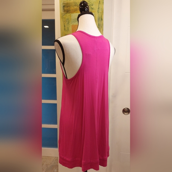 Cable & Gauge Fuchsia Sleeveless Tank Top - Picture 4 of 8